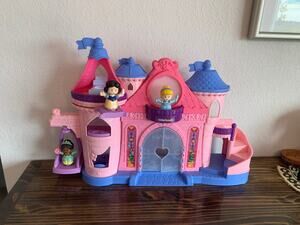 Disney Princess Magical Lights & Dancing Castle Little People Toddler Playset